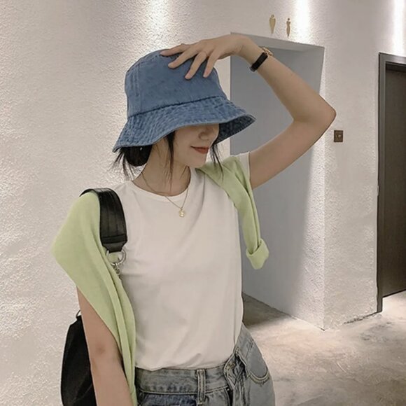 BUCKET HAT - Picture 3 of 5